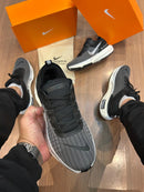 Tênis Masculino ZoomX Invencible Run Premium Preto e Cinza