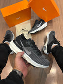 Tênis Masculino ZoomX Invencible Run Premium Preto e Cinza