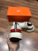 Tênis Masculino ZoomX Invencible Run Premium Branco e Vermelho