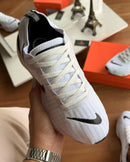 Tênis Masculino ZoomX Invencible Run Premium Branco